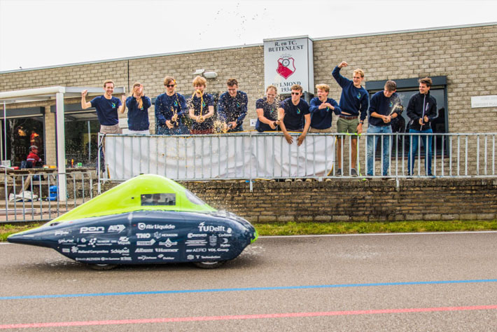 祝贺荷兰代尔夫特理工大学Eco-Runner团队打破了氢动力汽车的世界纪录-持续运行了1195 公里，再次证明高效零排放氢动力汽车 is happening！
